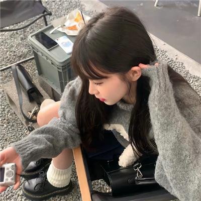追梦的黎族女娃娃
